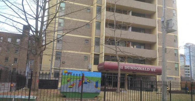 41 Dundonald Street, Toronto, ON M4Y 1K6