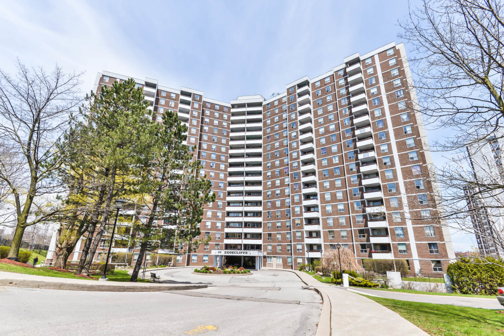 10 Edgecliff Golfway , Toronto, ON M3C 3A3