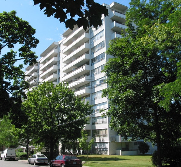 30 Edith Drive, Toronto, ON M4R 1Y8 - 2