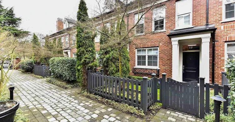 5808 Tisdall Street, Vancouver, BC V5Z 3N2