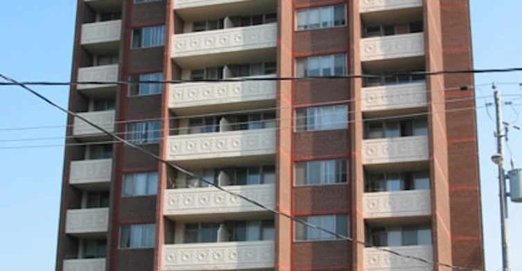 435 Eglinton Avenue East, Toronto, ON M4P 1M9
