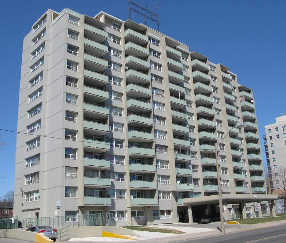 368 Eglinton Avenue East, Toronto, ON M4P 1L9