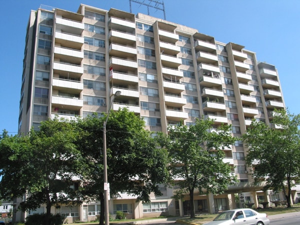 368 Eglinton Avenue East, Toronto, ON M4P 1L9 - 2