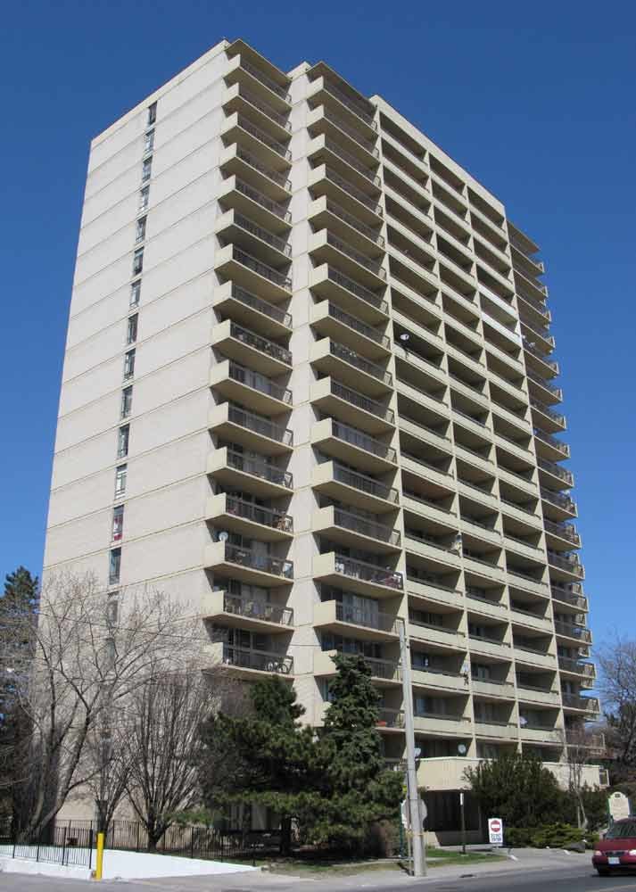 322 Eglinton Avenue East, Toronto, ON M4P 1L6