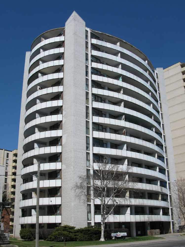 300 Eglinton Avenue East, Toronto, ON M4P 1L5 - 2