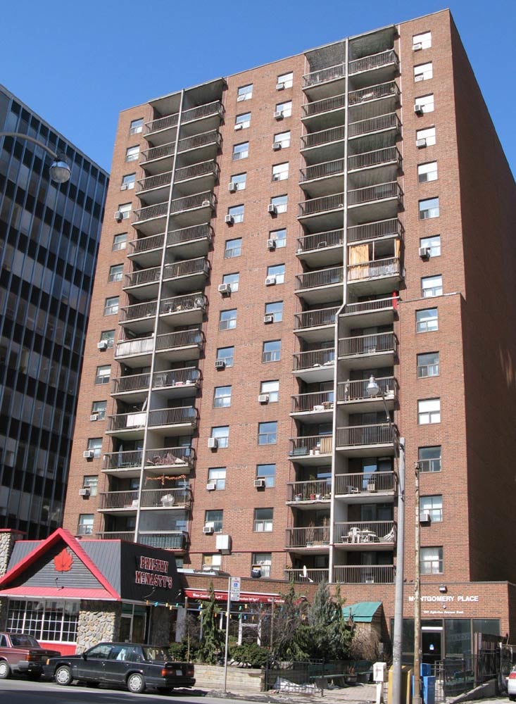 130 Eglinton Avenue East, Toronto, ON M4P 2X9