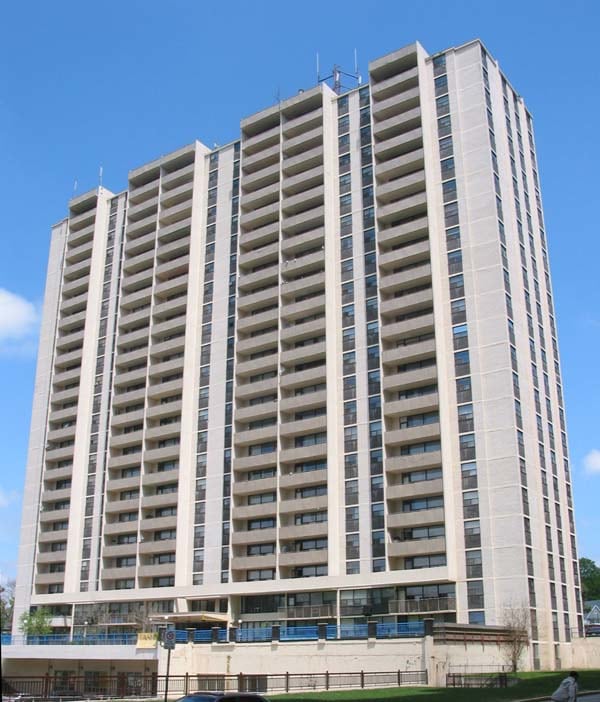 55 Emmett Avenue, Toronto, ON M6M 2E4