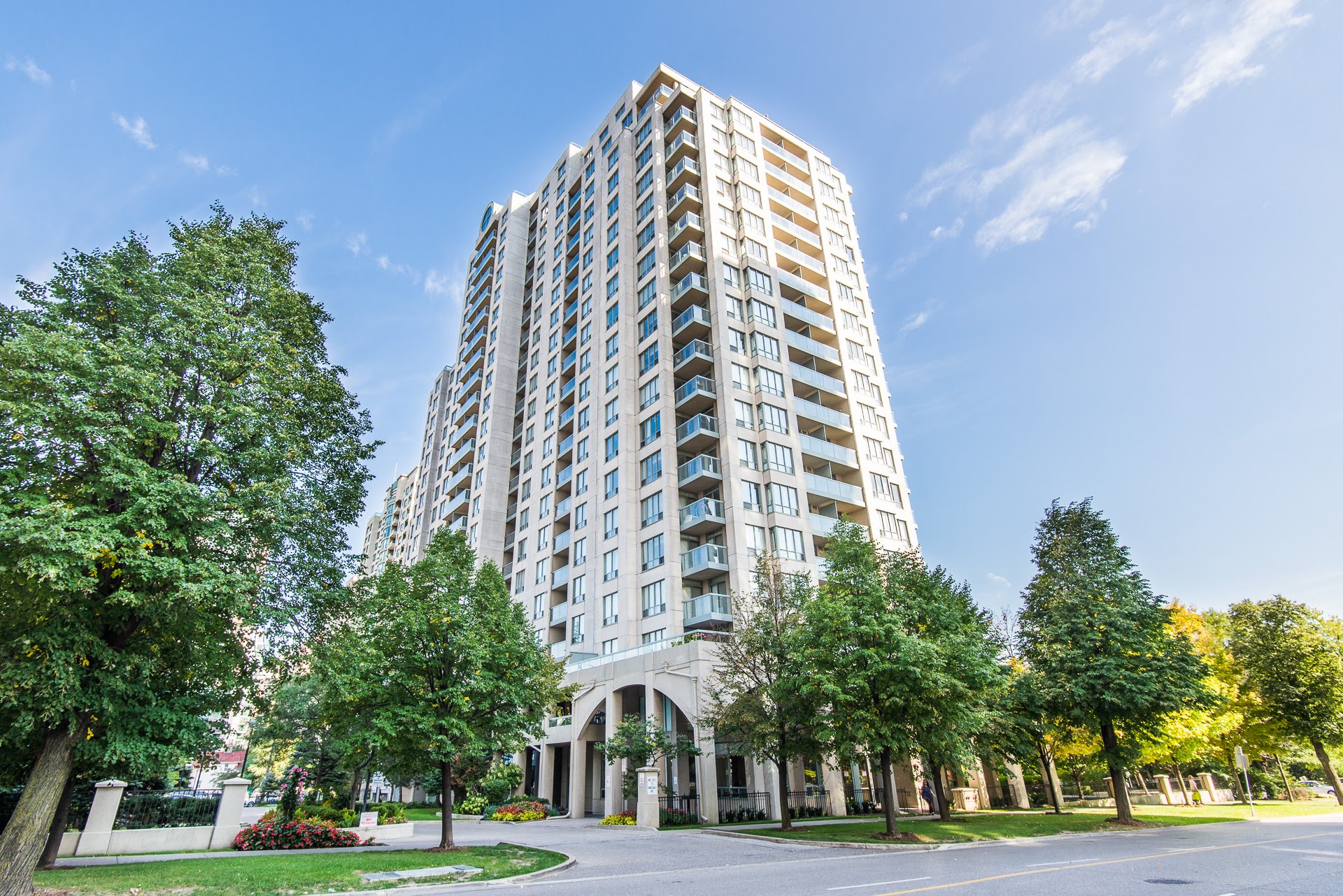 18 Parkview Avenue, Toronto, ON M2N 5P8