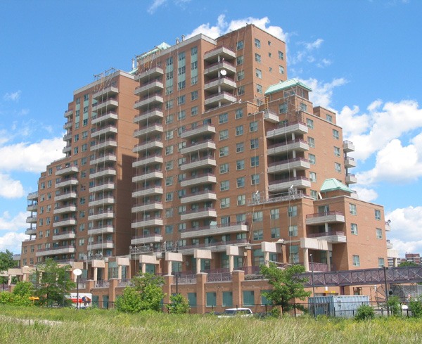 3001 Finch Avenue West , Toronto, ON M9M 3A9