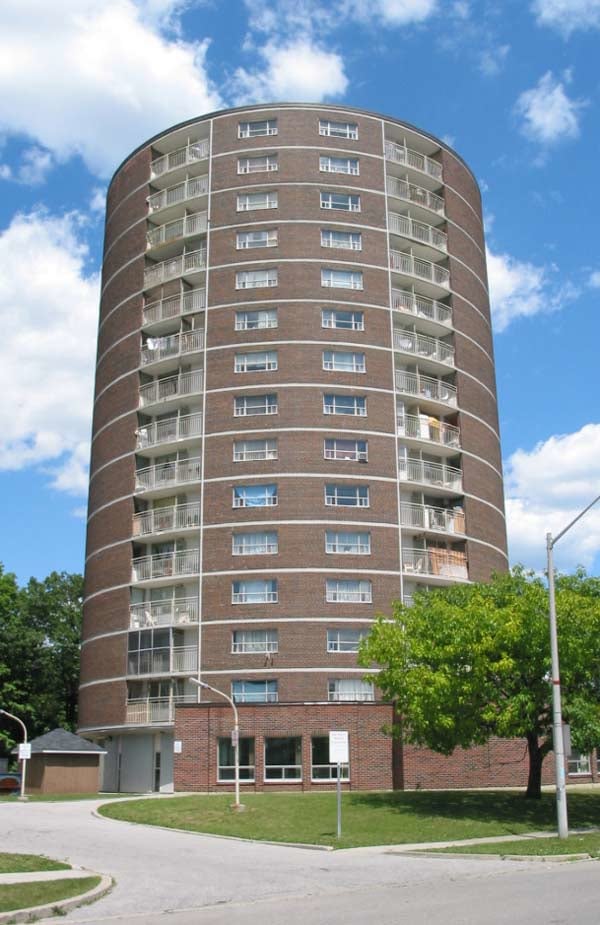 40 Firvalley Court, Toronto, ON M1L 1N9