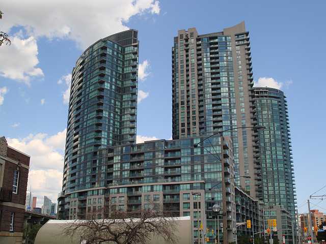 231 Fort York Boulevard, Toronto, ON M5V 4A2
