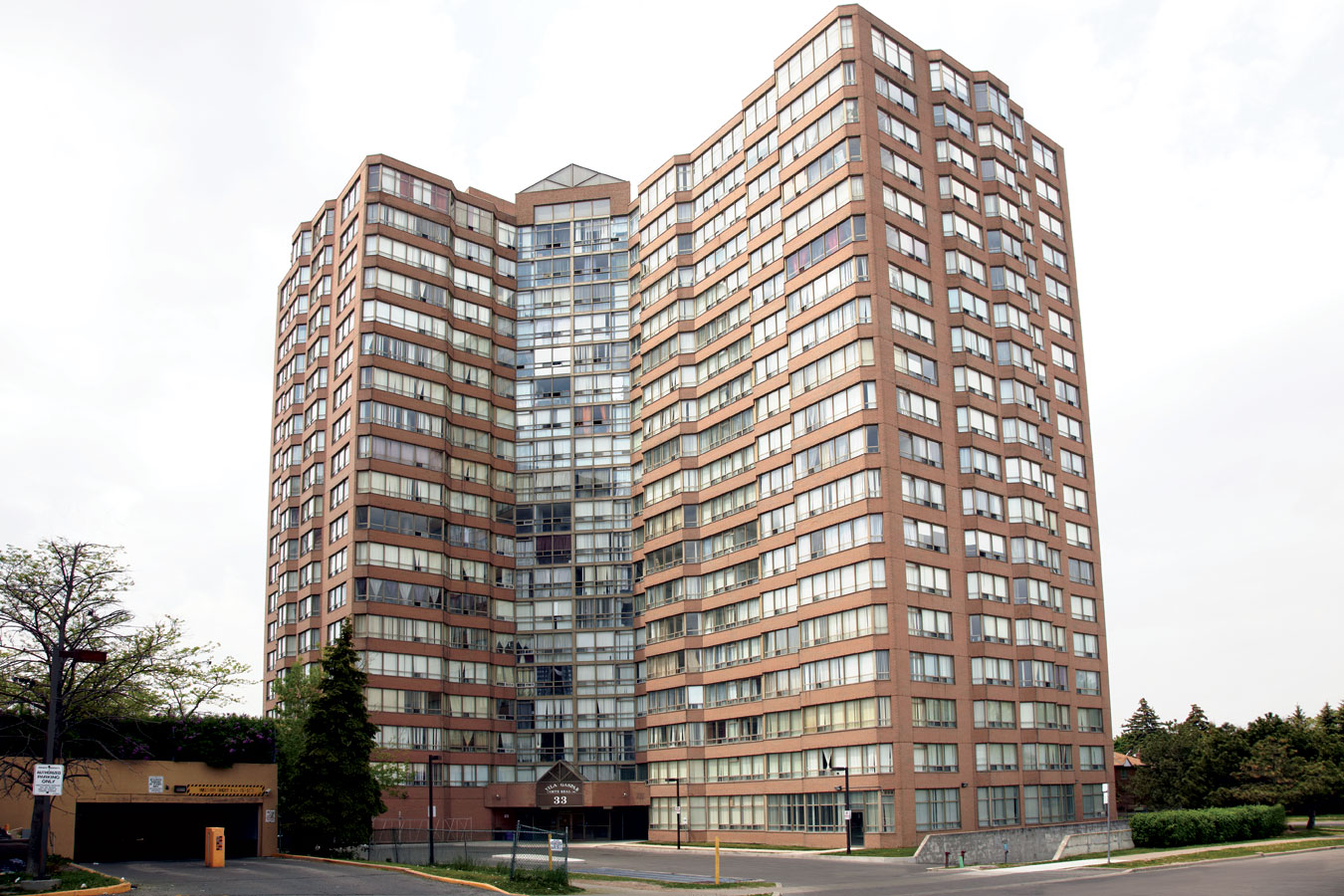 33 Gabian Way , Toronto, ON M6M 1S6