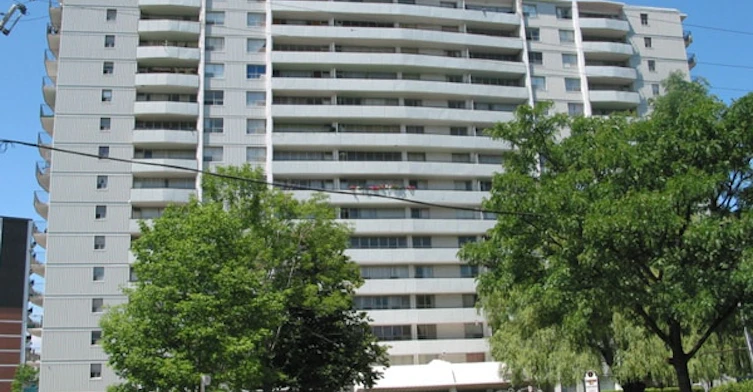 8 Godstone Road, Toronto, ON M2J 3C4