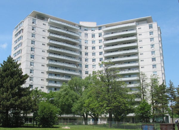 11 Goldfinch Court, Toronto, ON M2R 2C2