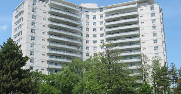 11 Goldfinch Court, Toronto, ON M2R 2C2