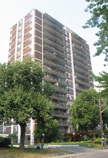 100 Gowan Avenue, Toronto, ON M4K 2E5 - 2