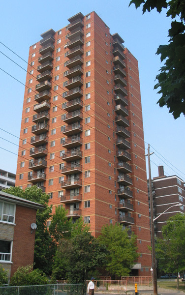 60 Gowan Avenue, Toronto, ON M4K 3X9 - 2
