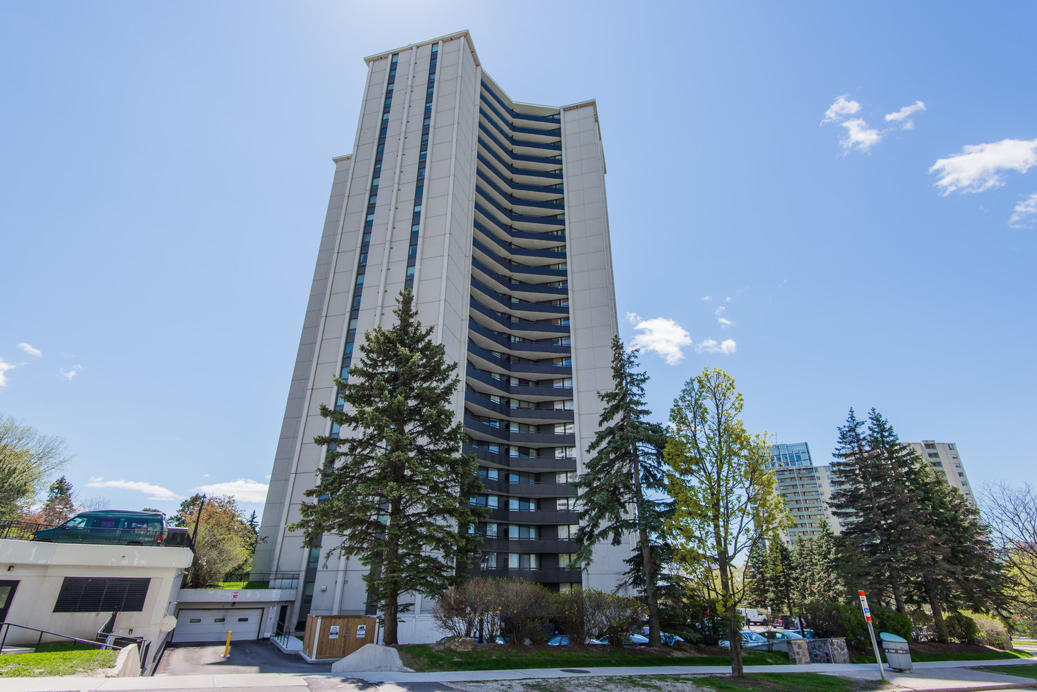 75 Graydon Hall Drive, Toronto, ON M3A 3M5
