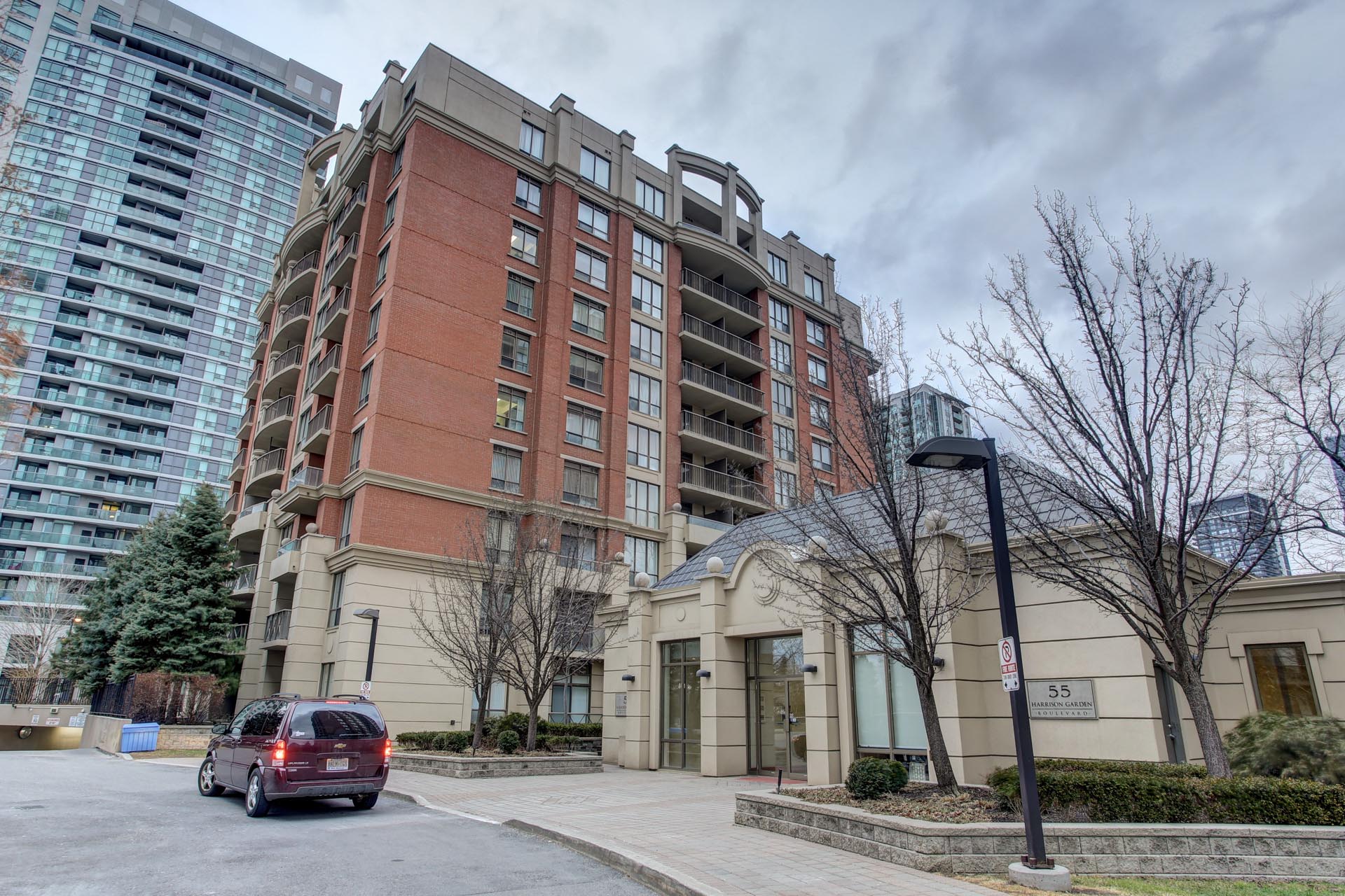 55 Harrison Garden Boulevard, Toronto, ON M2N 7G3