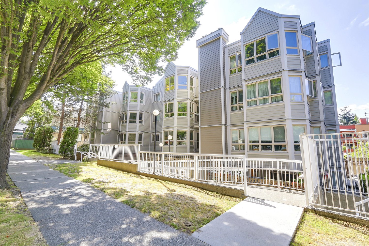 1516 1st Avenue East, Vancouver, BC V5N 1A5
