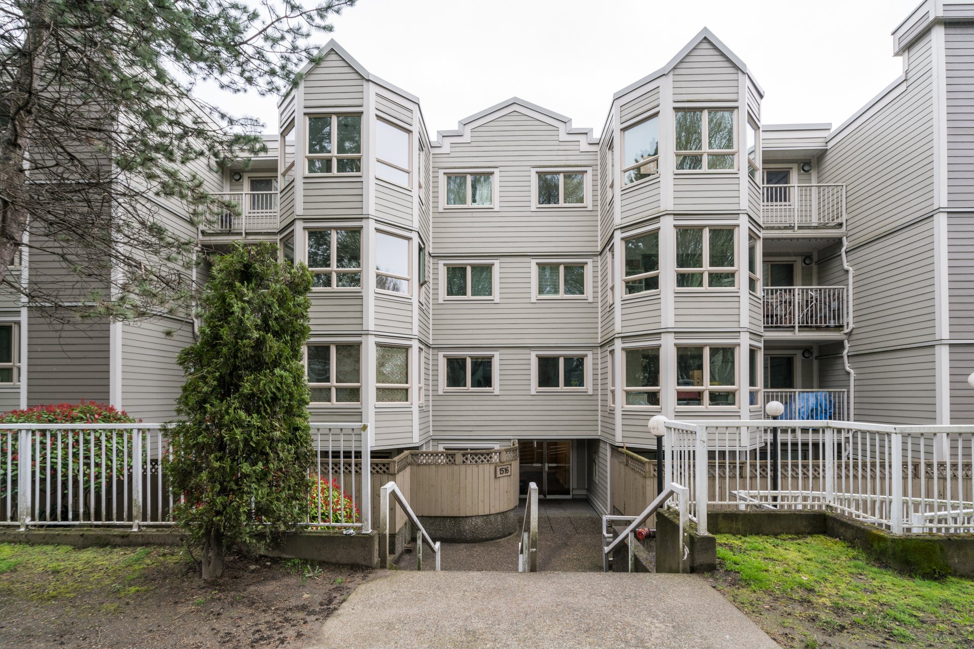 1516 1st Avenue East, Vancouver, BC V5N 1A5 - 2