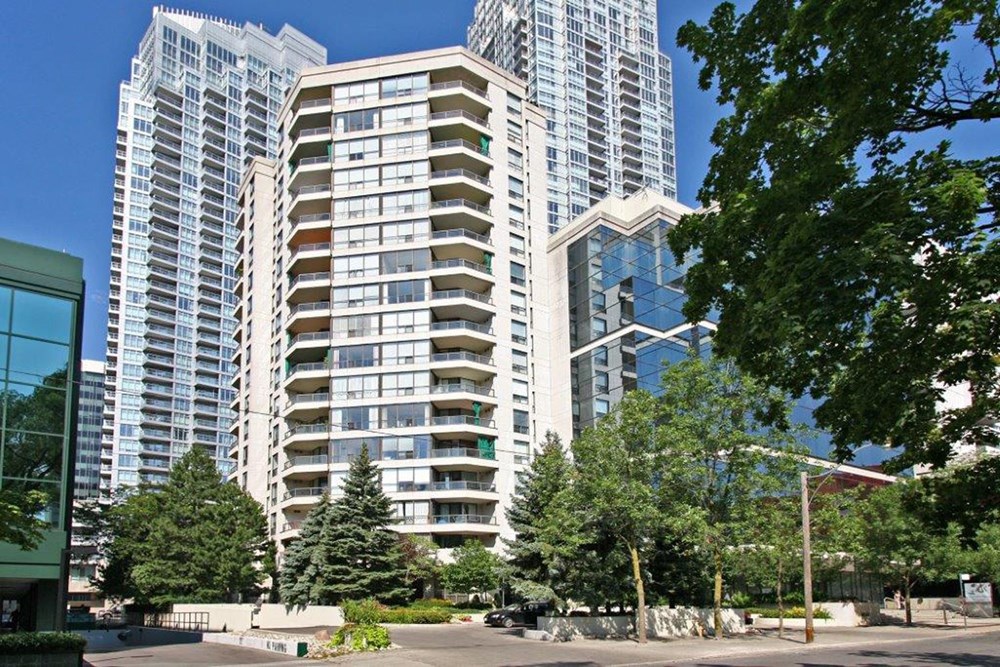 30 Holly Street, Toronto, ON M4S 3C2