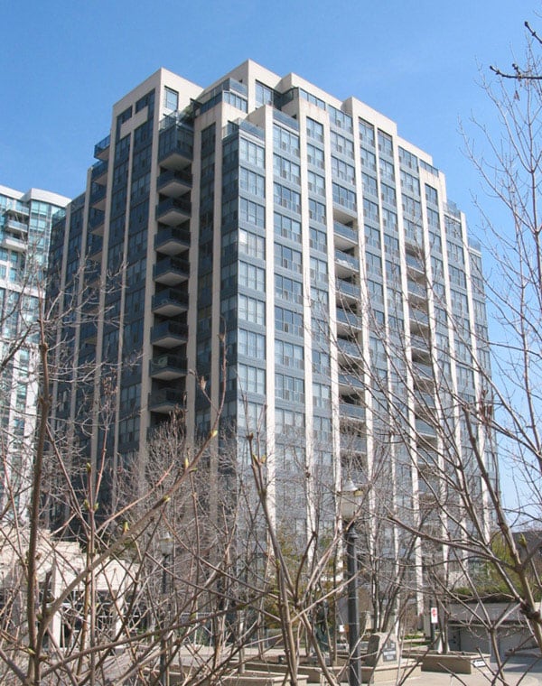 28 Hollywood Avenue, Toronto, ON M2N 6S4