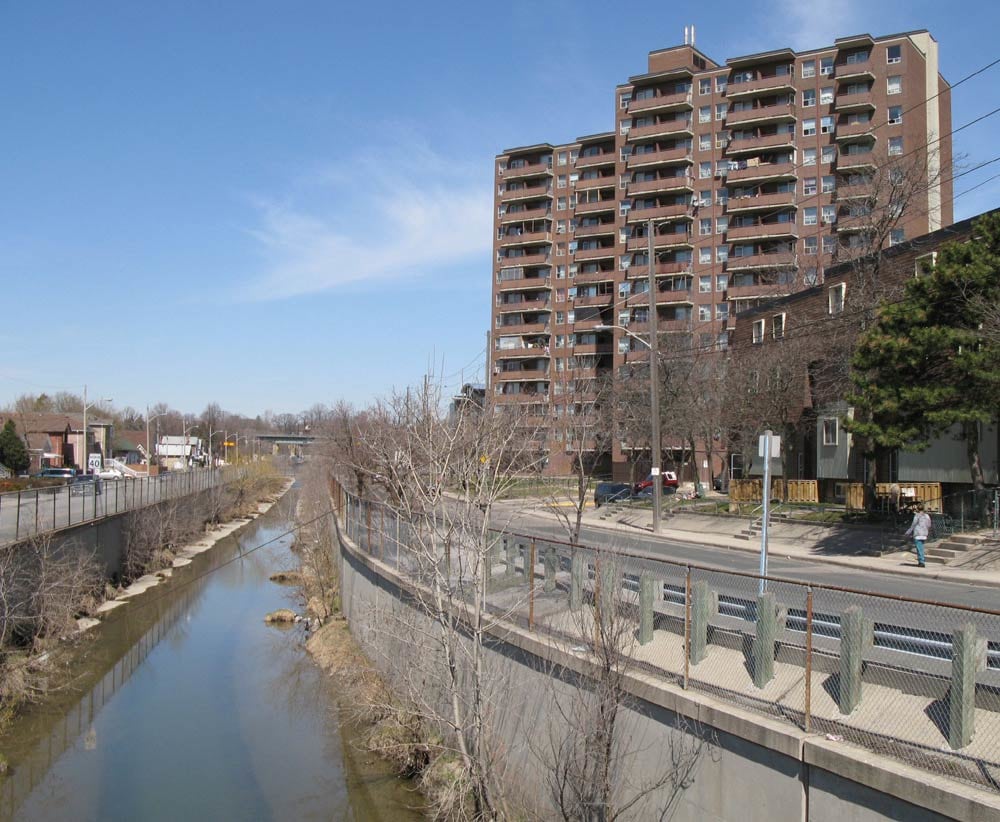 101 Humber Boulevard South, Toronto, ON M6N 2H5 - 2