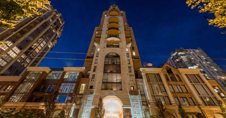 499 Drake Street, Vancouver, BC V6B 1B1