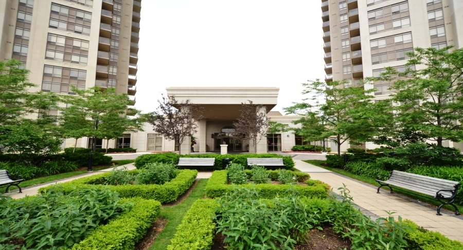 710 Humberwood Boulevard, Toronto, ON M9W 7J5 - 2