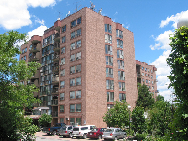 2745 Islington Avenue, Toronto, ON M9V 5C1