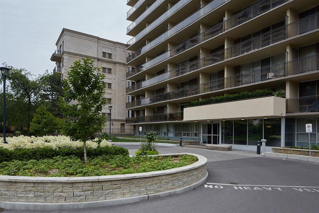 7 Jackes Avenue, Toronto, ON M4T 1E3