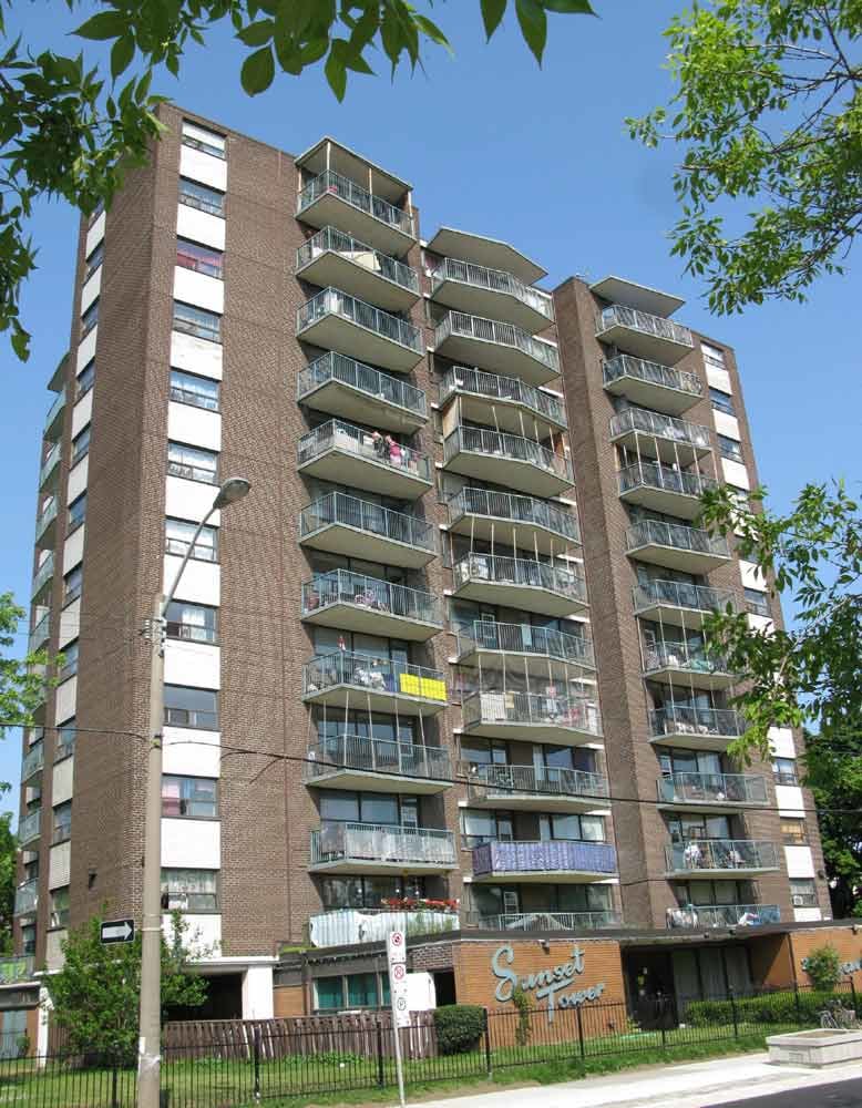 200 Jameson Avenue, Toronto, ON M6K 2Z6