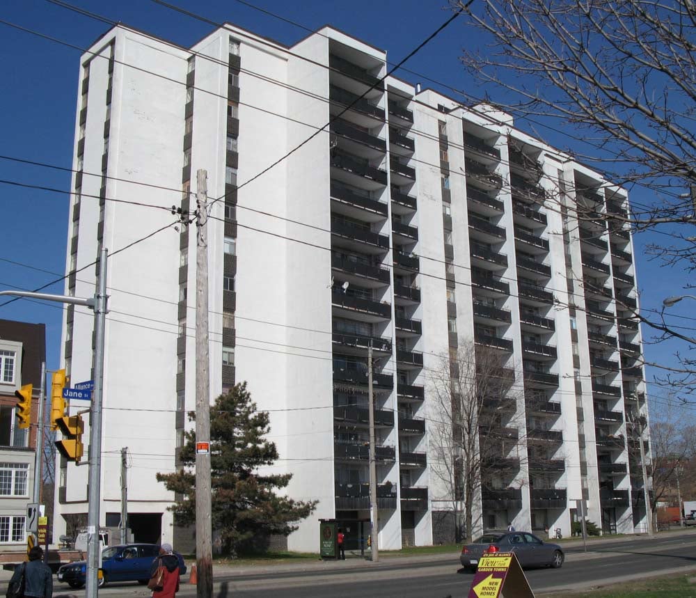 890 Jane Street, Toronto, ON M6N 4C3
