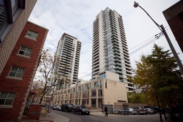 285 Mutual Street, Toronto, ON M4Y 3C5