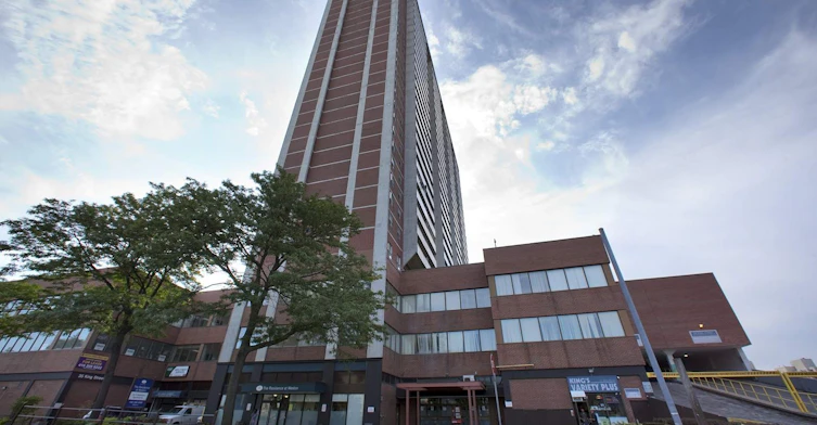 33 King Street , Toronto, ON M9N 3R7