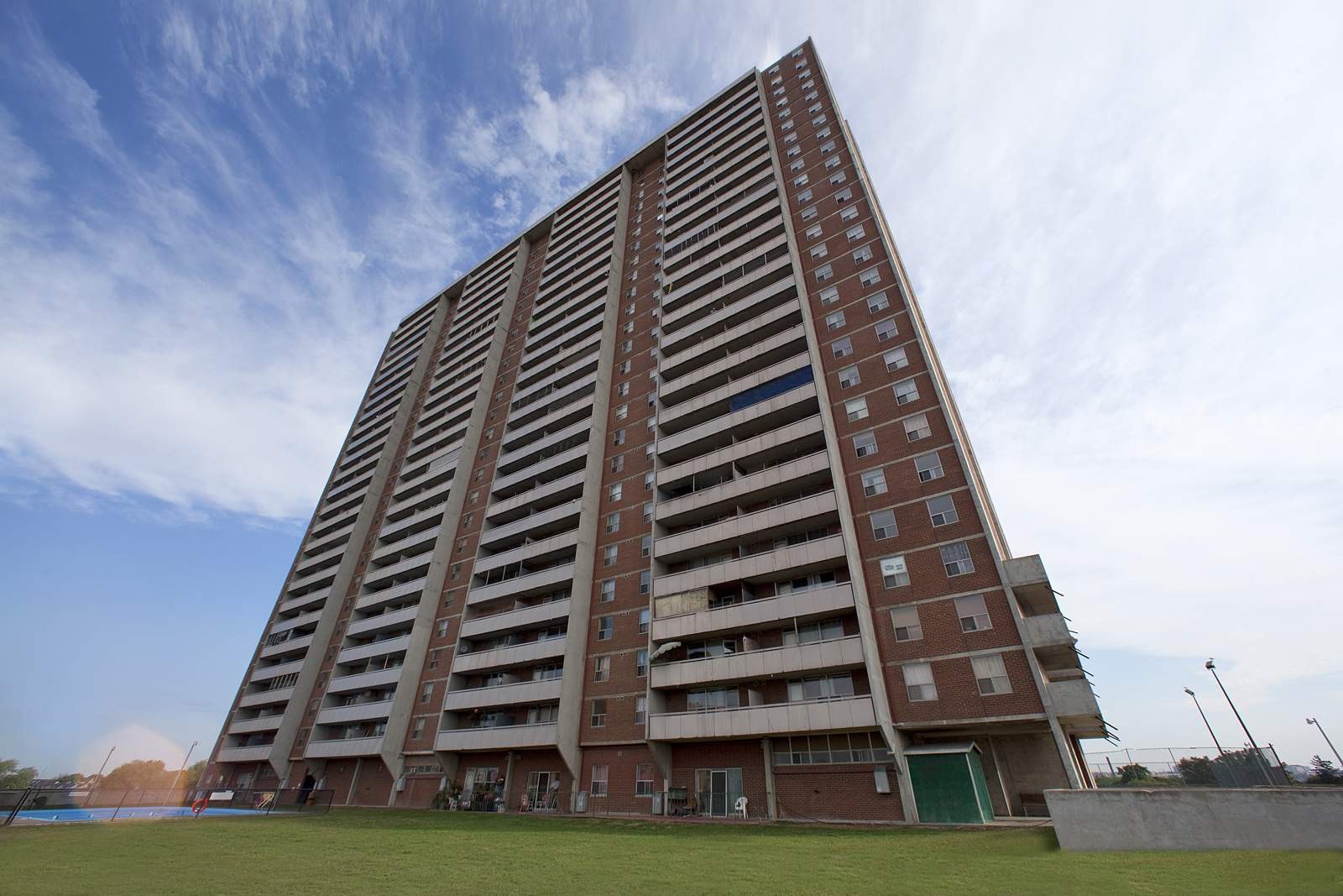 33 King Street , Toronto, ON M9N 3R7 - 2