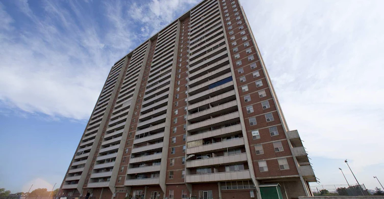 33 King Street , Toronto, ON M9N 3R7 - 2