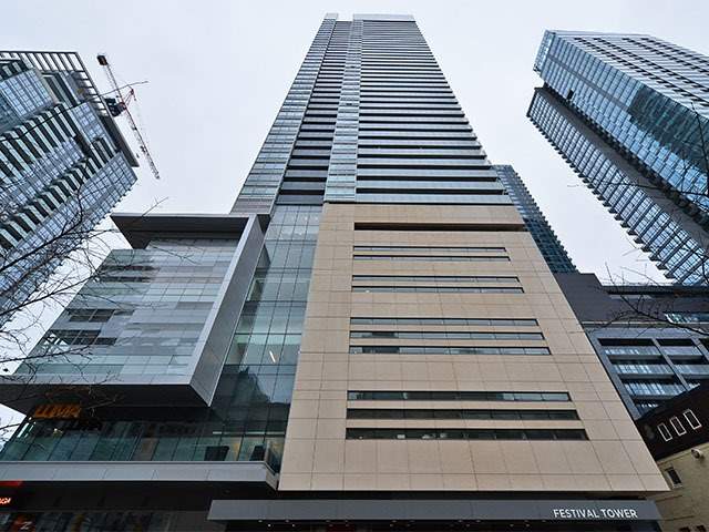 80 John Street W, Toronto, ON M5V 3X2