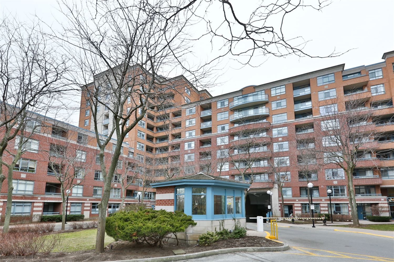 1091 Kingston Road, Toronto, ON M1N 4E2