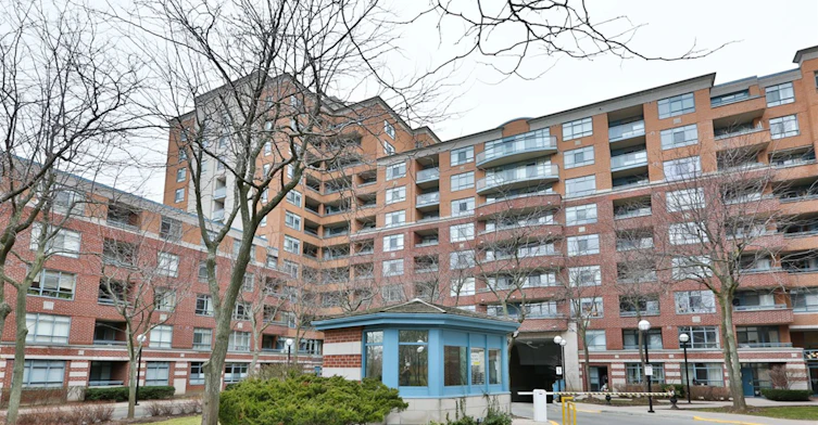 1091 Kingston Road, Toronto, ON M1N 4E2