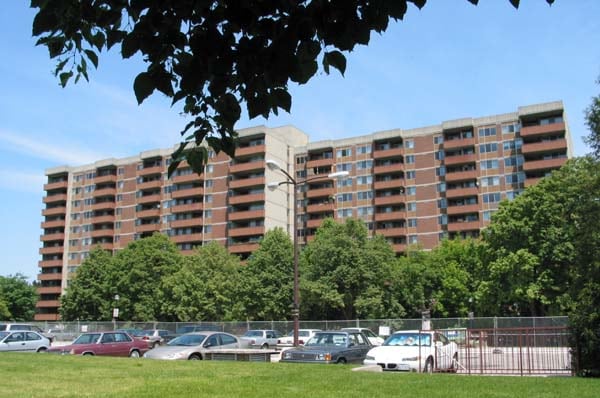 165 La Rose Avenue , Toronto, ON M9P 3S9