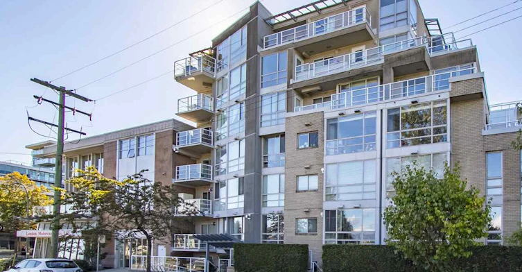 1818 6th Avenue West, Vancouver, BC V6J 1R6