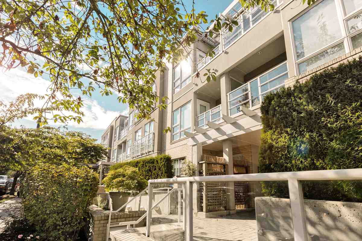 1823 7th Avenue West, Vancouver, BC V6J 5K5