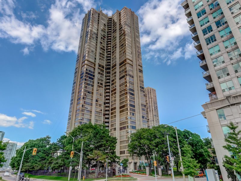 2045 Lake Shore Boulevard W, Toronto, ON M8V 2Z6