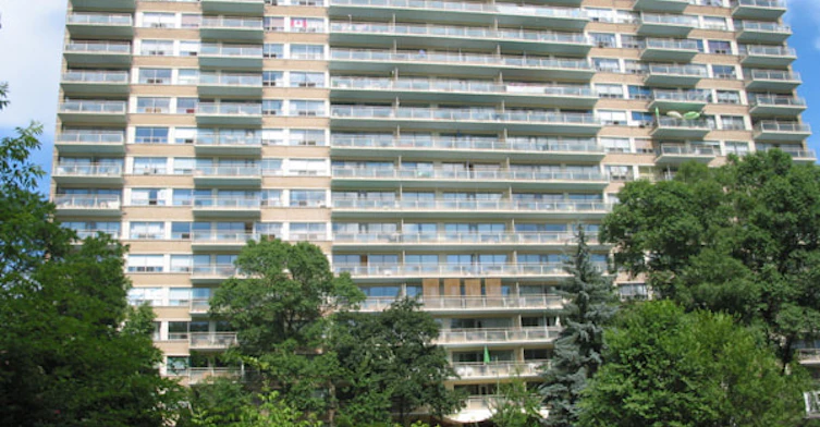 23 Lascelles Boulevard, Toronto, ON M4V 2B9 - 2