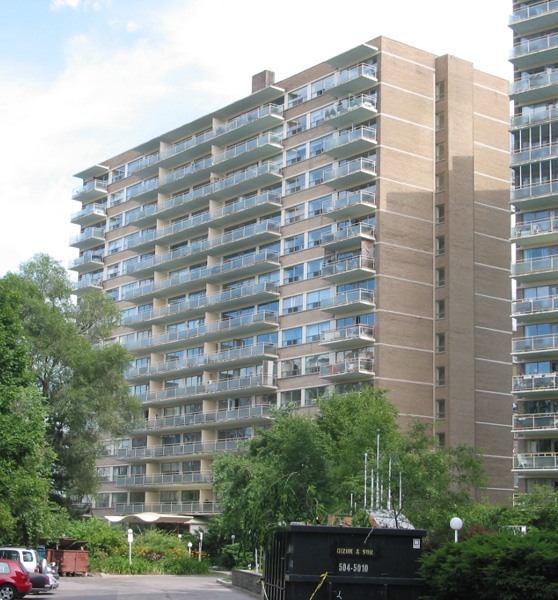 21 Lascelles Boulevard, Toronto, ON M4V 2B8 - 2