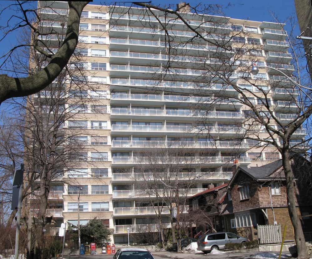 17 Lascelles Boulevard, Toronto, ON M4V 2B6