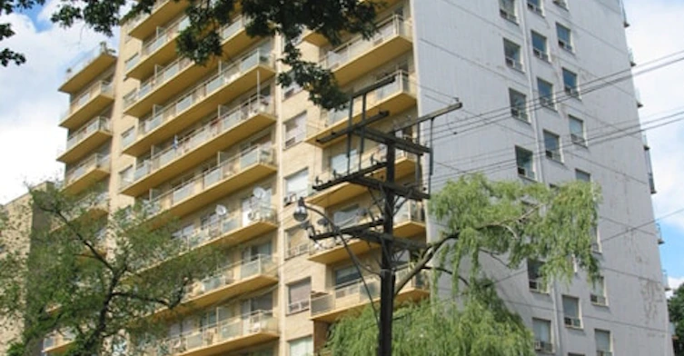 125 Lawton Boulevard, Toronto, ON M4V 2A1
