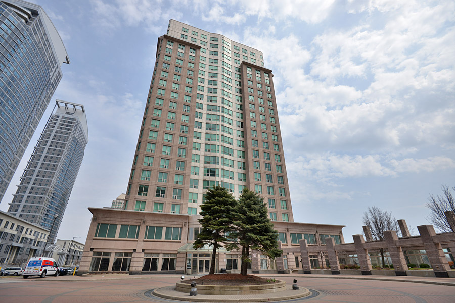8 Lee Centre Drive, Toronto, ON M1H 3H9